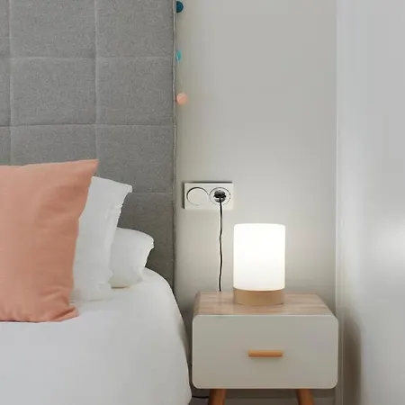 Concha Brand New & Style *